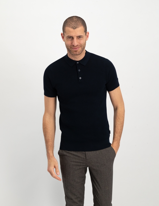 239389_02_sietse_darknavy_torso_RAW_2