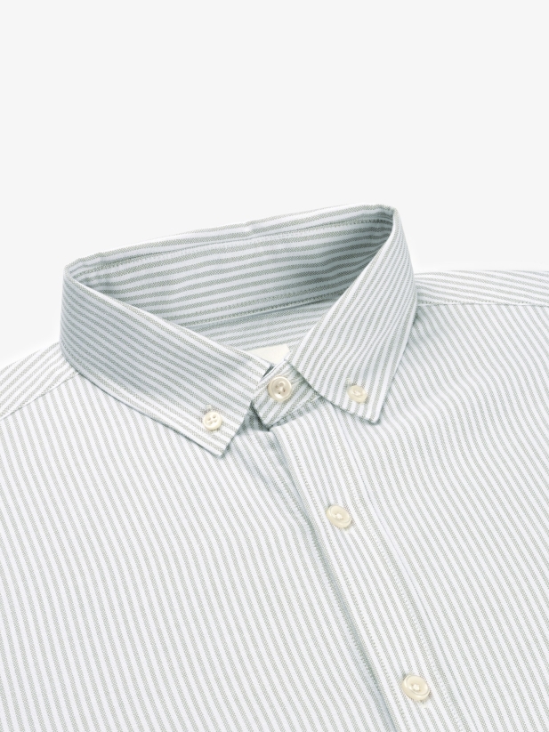 226522_01_OrganicCottonButton-DownOxfordShirts-LightGreyStripes_Detail