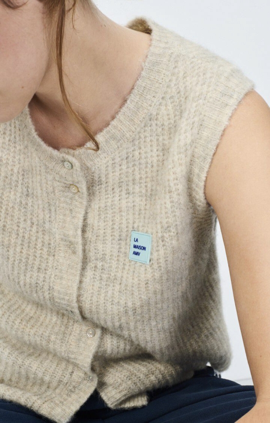 39-EAST19ME25-POUCHI-MODEL-3-large