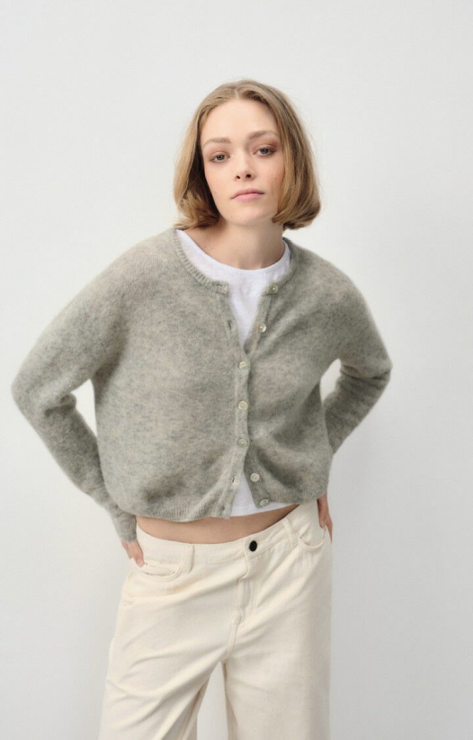77-VITO19EE25-GRCLCH-MODEL-1-large