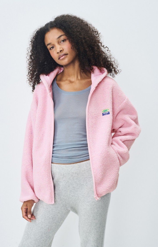 239413_01_HOK16EH25-DRACHI-MODEL-1-large