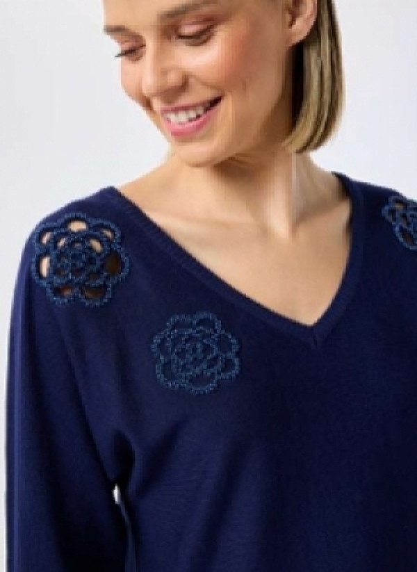 233476_02_je704navy