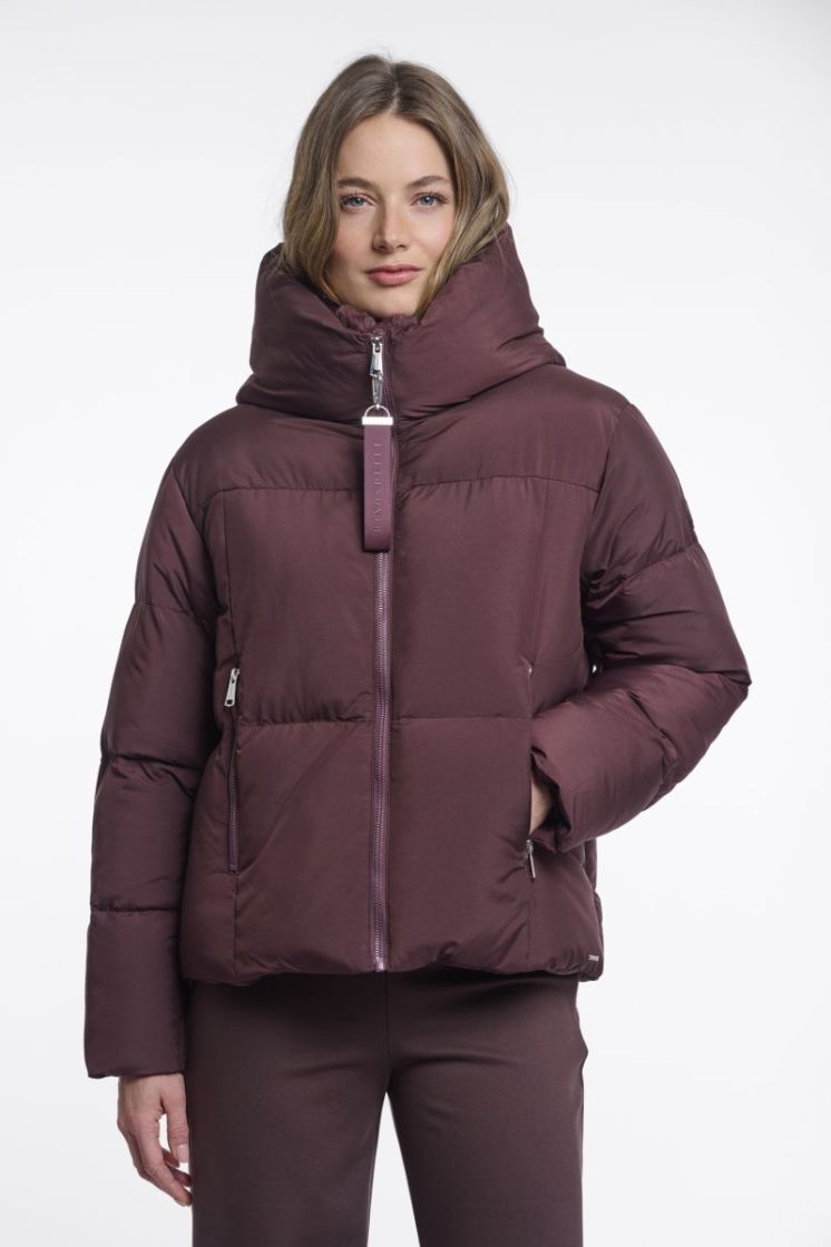 Padded jacket with detachable collar Fudge cloak
