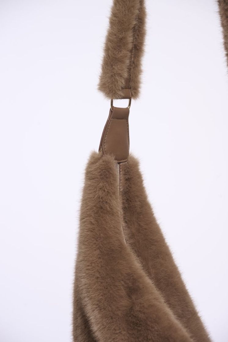 Faux fur crossbody bag Toast 