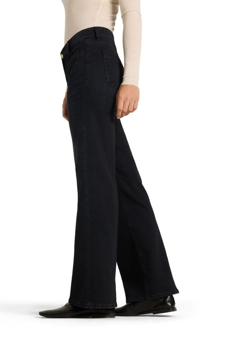 sustainable black black denim 5112 modern dar