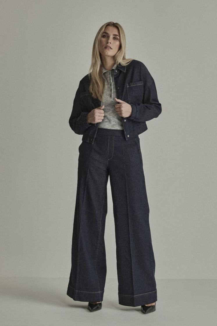 LIZZY D156 - Indigo B
