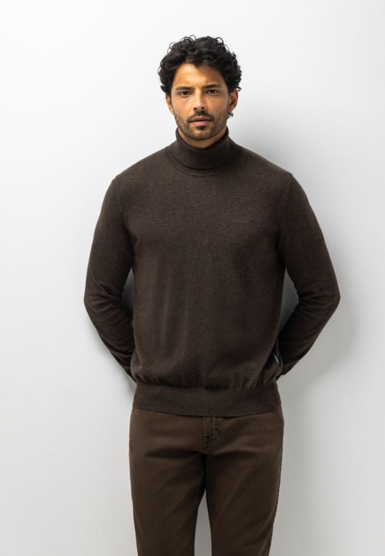 Pullovers 8900 donkerbrui