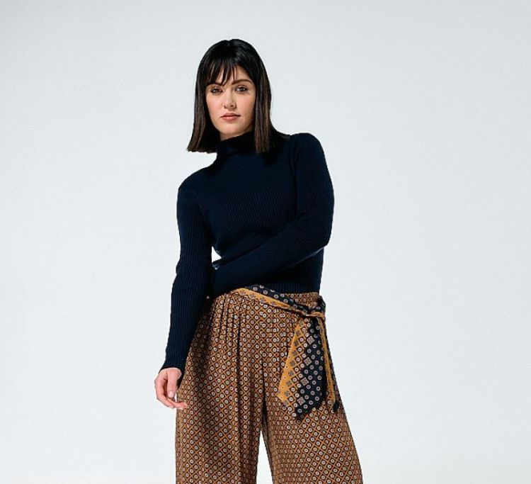 Aansluitende pull in ribtricot 21 Midnight Blu